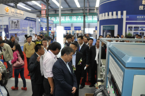 阜新立達自動化電容器設備在第二屆中國(阜新)液壓裝備制造業展覽會 阜新立達自動化電容器設備在第二屆中國(阜新)液壓裝備制造業展覽會